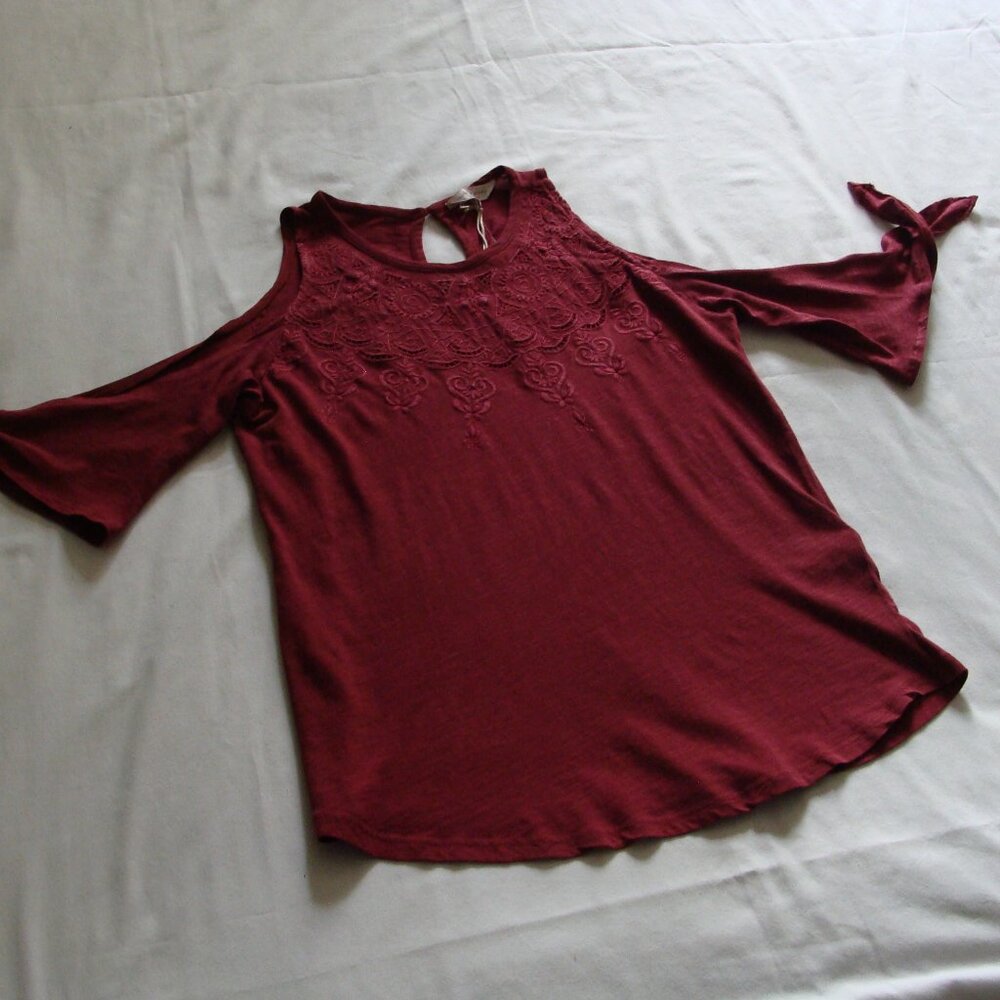 LUCKY BRAND Dark Berry Pink COLD-SHOULDER Tie Cuff Knit Top TEE Sz XS